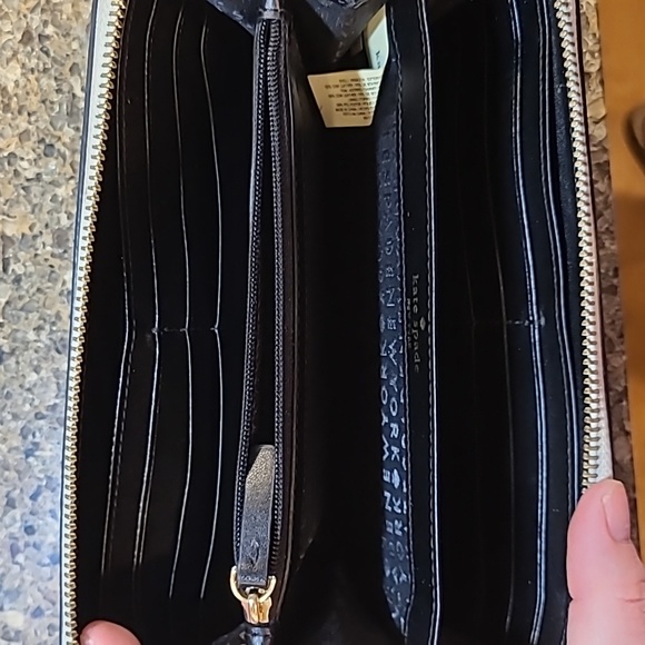 Kate Spade Wallet - Picture 3 of 5